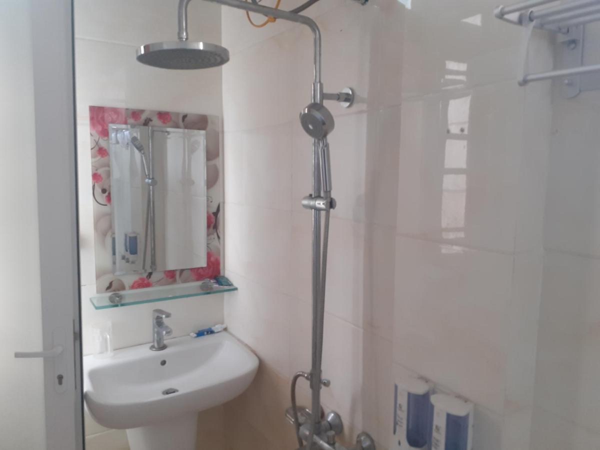 Duong Ha Hotel Као Банг Екстериор снимка