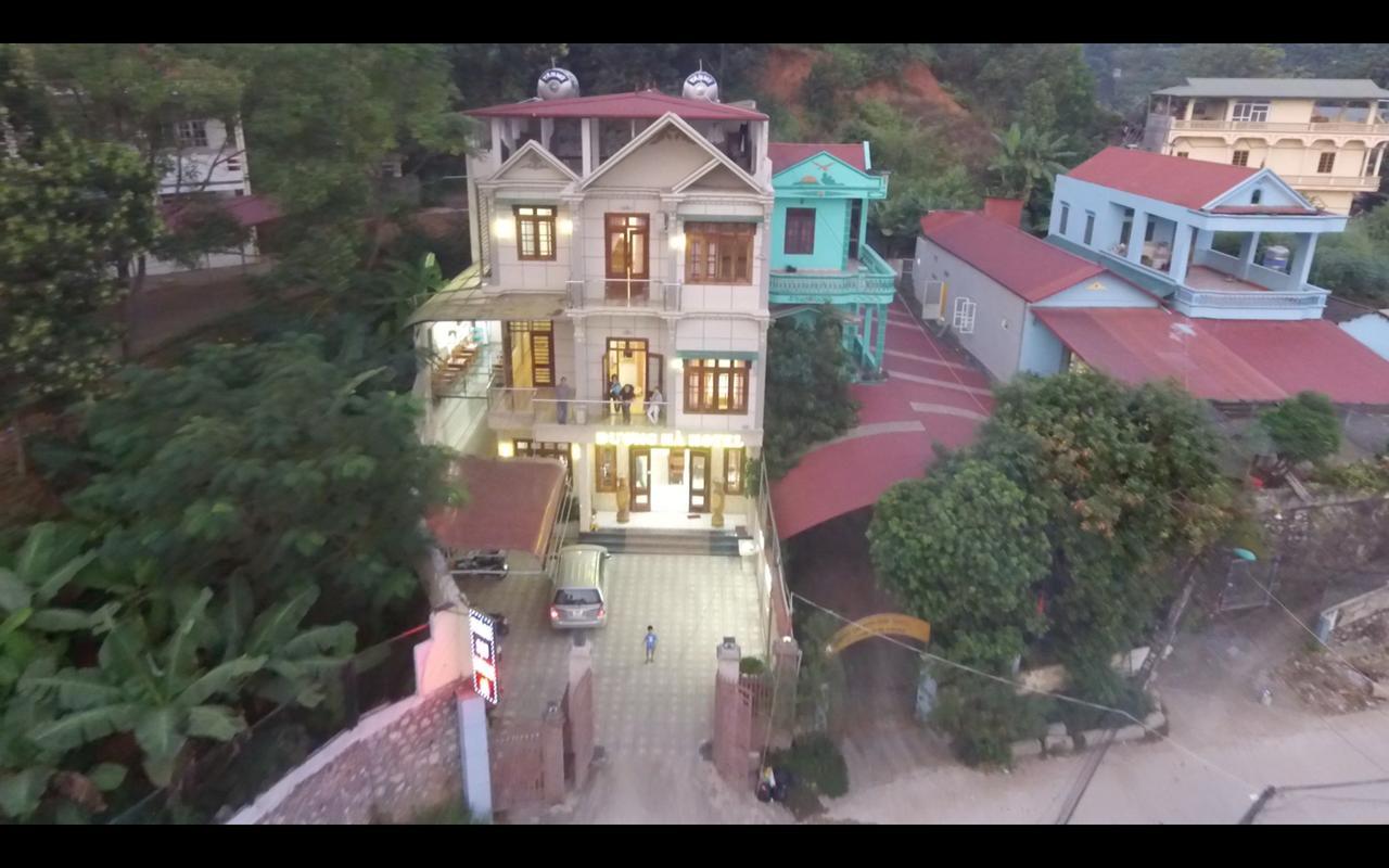 Duong Ha Hotel Као Банг Екстериор снимка
